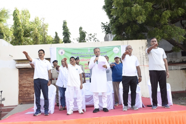 પોરબંદરમાં વિશ્વ પર્યાવરણ દિવસની ઉજવણી કરાઇ.