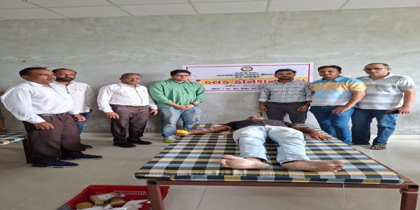 તલોદના આંત્રોલી ખાતે રક્તદાન કેમ્પ યોજાયો
