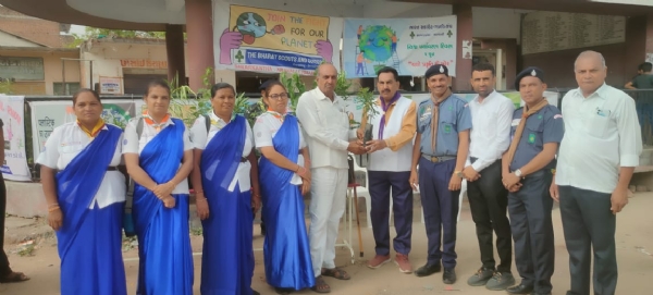 Bharat Scout Guide Association Sabarkantha Aravalli District distributed 500 saplings on World Environment Day under the Chalo Prakruti Ki Aur program. Bharat Scout Guide Association Sabarkantha Aravalli District distributed 500 saplings on World Environment Day under the Chalo Prakruti Ki Aur program.