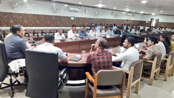 પ્રાંત ઓફિસ ખાતે એક બેઠક યોજાઇ હતી.