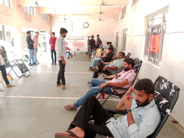 એ.બી.વી.પી ના સ્થાપના દિન નિમિત્તે રક્તદાન કેમ્પ યોજાયો.