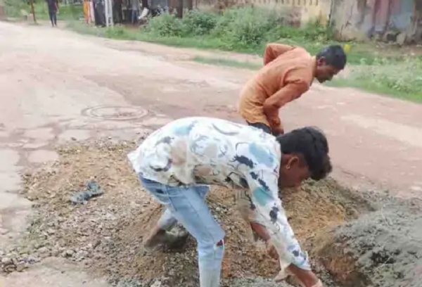ચાણસ્મામાં વરસાદથી ક્ષતિગ્રસ્ત થઈ ગયેલા રસ્તાઓનું સમારકામ શરૂ