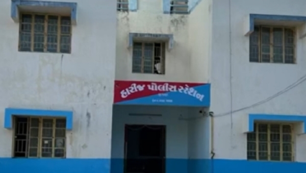 હારીજ નગરપાલિકાના ટેક્સ ઇન્સ્પેક્ટરને ધમકી આપતા પોલીસ ફરિયાદ