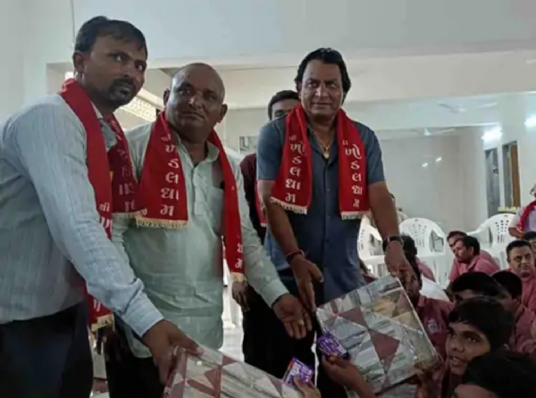 શ્રી ખોડલધામ કાગવડના પ્રણેતા નરેશ પટેલના જન્મદિવસે પાટણમાં સેવાકીય કાર્યક્રમ