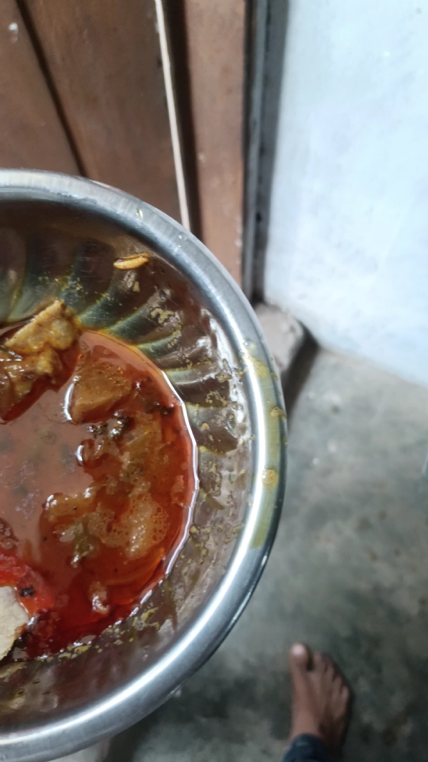 સિદ્ધપુર ના કાકોશી હાઇવે ઉપર આવેલ સ્વાદ હોટેલની વાનગીમાં ગ્રાહક ને ઈયળ અને અન્ય જીવાતો નીકળી