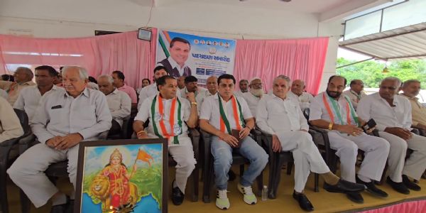 જિલ્લા કોંગ્રેસ ના નવનિયુક્ત પ્રમુખ પુંજા વંશ નો પદગ્રહણ સમારોહ યોજાયો