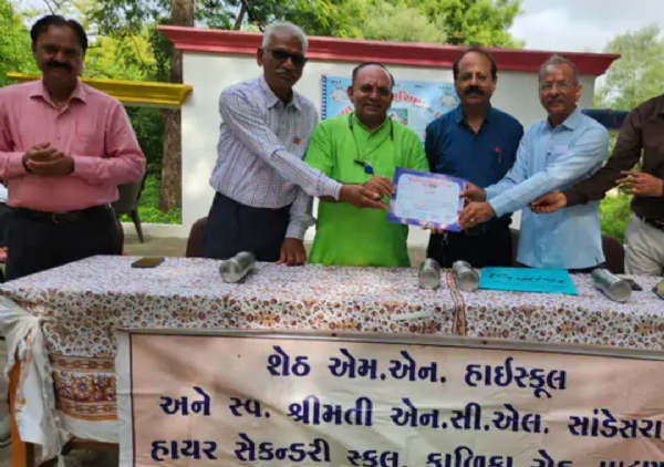 પાટણની શેઠ એમ.એન. હાઈસ્કૂલમાં “ગુરુ વંદન – છાત્ર અભિનંદન” કાર્યક્રમ ઉજવાયો