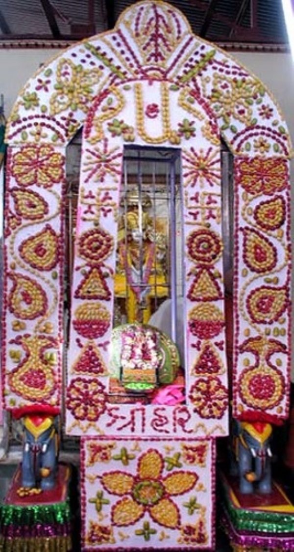 ભુજ સહિત કચ્છમાં સ્વામિનારાયણ હિંડોળા મહોત્સવ શરૂ