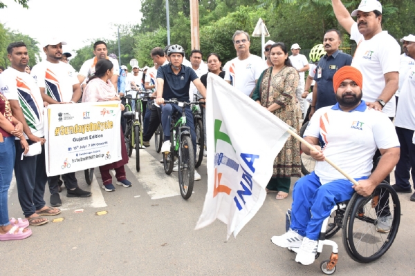ગાંધીનગર ખાતે સાયકલ રેલી યોજાઈ