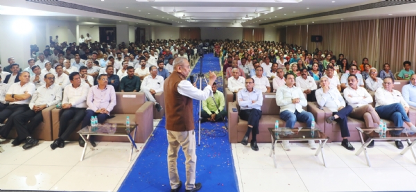 સરદારધામ યુવા સંગઠન દ્વારા અંકલેશ્વર ખાતે યુવા સંવાદ કાર્યક્રમ યોજાયો હતો