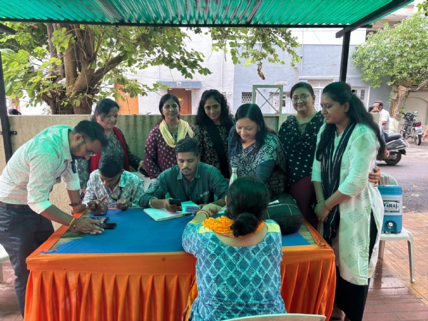 રાજકોટ મહાનગર વોર્ડ નં 8 દ્વારા વૈશાલીનગર આવકાર ફ્લેટ ખાતે આયોજિત આયુષ્માન ભારત વયવંદના કાર્ડકેમ્પ યોજવામાં આવ્યો