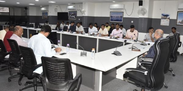 જામનગર જિલ્લામાં મતદાન મથકોના પૂનર્ગઠન અંગે બેઠક યોજાઈ : વિવિધ રાજકીય પક્ષોના સૂચનો મેળવતા કલેક્ટર