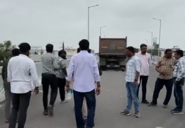 : પાટણ ઓવરબ્રિજનું લોડ ટેસ્ટ શરૂ