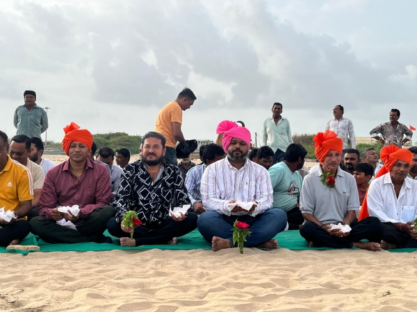 ખારવા સમાજ દ્વારા દરિયા દેવ નું પૂજન કરાયું.