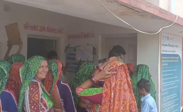 રતનાલની પંચાયત કચેરીમાં જઇને વિરોધ