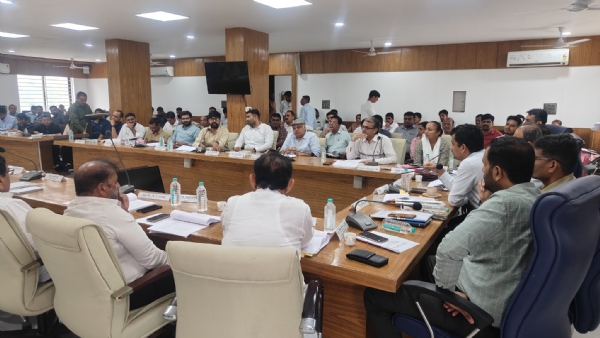 જિલ્લા કલેકટર કચેરી ખાતે સંકલન સમિતિની બેઠક યોજાઈ