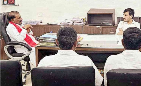 વાસણ આહિરે નાયબ કલેકટરને કરી રજૂઆત