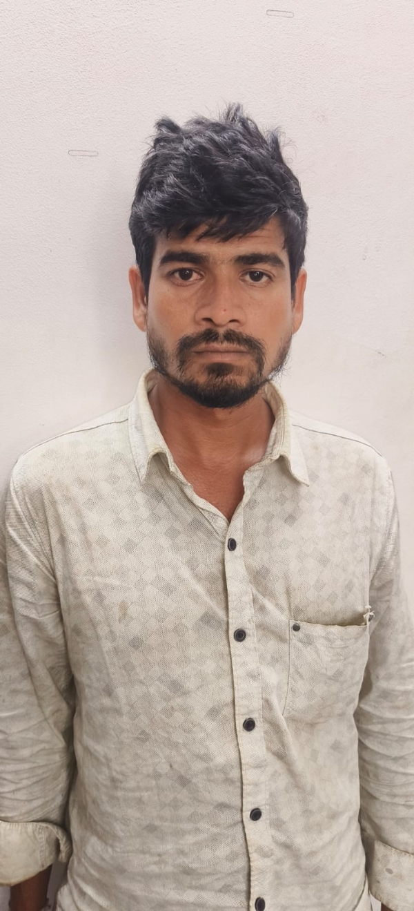 હથિયારધારા ના ગુન્હામાં ફરાર આરોપી ઝડપાયો.