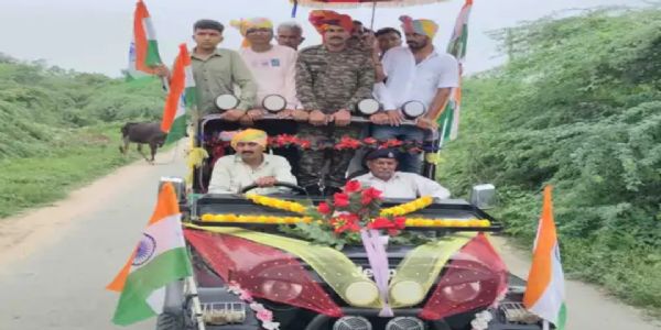 દશાવાડા ગામે દેશસેવામાંથી નિવૃત્ત થયેલા વીર જવાન વાઘેલા હરિસિંહ સબળાજીનું સ્વાગત કરવામાં આવ્યું