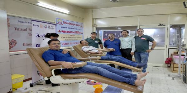 રોટરી વલસાડ રેન્જર્સ દ્વારા બ્લડ ડોનેશન કેમ્પ યોજાયો