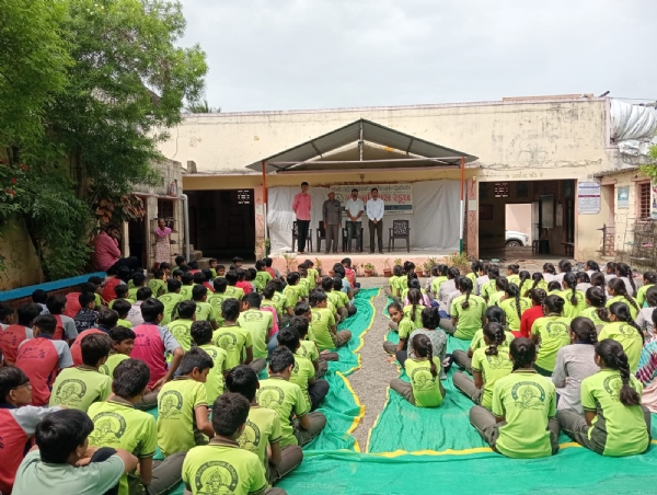 જીનિયસ સ્કૂલ રાણાકંડોરણા ખાતે વિદ્યાર્થીઓને પ્રાકૃતિક કૃષિની સમજ અપાઈ.