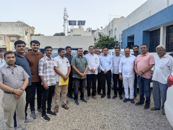 એક રાષ્ટ્ર, એક ચૂંટણી, વિષયક વિશિષ્ટ પ્રબુદ્ધ નાગરિક સંમેલન તળાજા પટેલ વાડી  મુકામે યોજાયો.