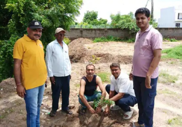 બાલીસણા ગામમાં ગ્રીન બાલીસણા પ્રોજેક્ટ હેઠળ 729 રોપાઓનું વાવેતર