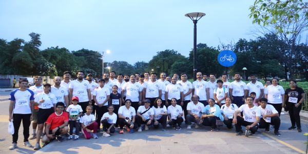 ગાંધીનગરના 63 હોમિયોપેથિક ડૉક્ટરોએ ફનથી ફીટ તરફ માટે પાંચ કિમી દોડ લગાવી