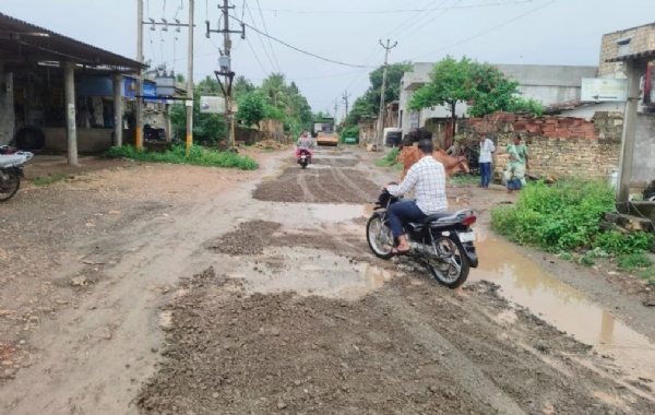 રોડનું સમારકામ કરાયું