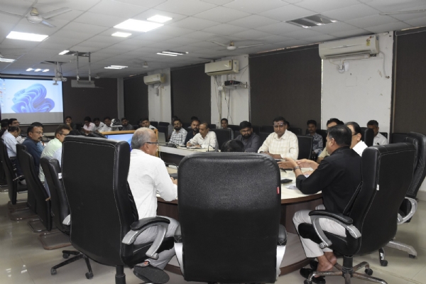 પોરબંદરમાં માર્ગ, મકાન અને બ્રિજ સલામતી મુદ્દે પ્રભારી સચિવની અધ્યક્ષતામાં મહત્વપૂર્ણ રિવ્યૂ બેઠક યોજાઈ.