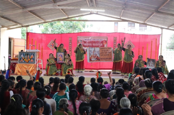 ભુજમાં મહિલા પારાયણ yojai