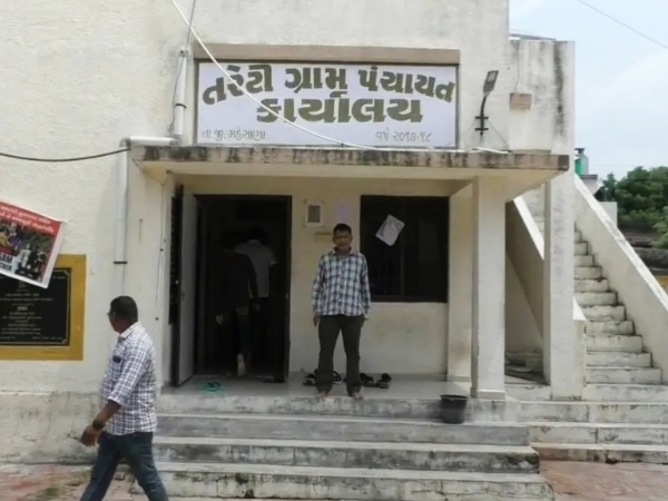 તળેટી ગામમાં ૧૦ દિવસથી પાણી નહિ મળતા ગ્રામજનો