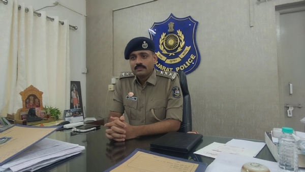 પોરબંદરમક 3 શખ્સોએ સગીર વયની દીકરી સાથે કર્યો ગેંગરેપ.