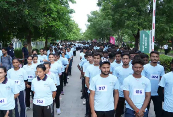 કારગિલ વિજય દિવસ નિમિત્તે ગોકુલ ગ્લોબલ યુનિવર્સિટી દ્વારા મીની મેરાથોનનું આયોજન