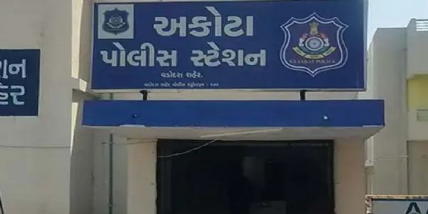 ડી માર્ટના કેશ ઓફિસર દ્વારા રિફંડની આડમાં ચોરી