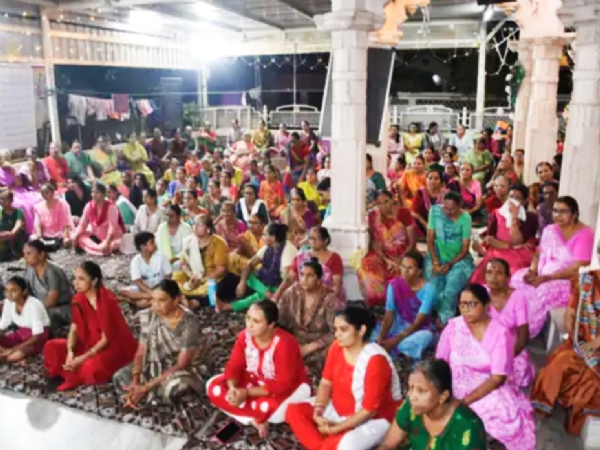 મહેસાણામાં શ્રાવણ માસે ભક્તિમય વાતાવરણ: માલગોડાઉન વિસ્તારના શિવ મંદિરે 14 દિવસ સુધી શિવકથાનું આયોજન