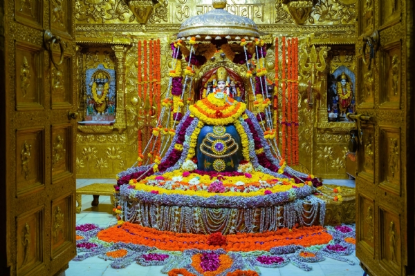 સોમનાથ મહાદેવને અર્પિત કરવામાં આવ્યો વિશેષ અર્કપુષ્પ શૃંગાર