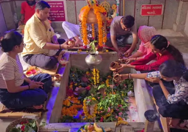 શ્રાવણ માસના પ્રથમ સોમવારે પાટણના શિવમંદિરો ભક્તિમય બન્યાં