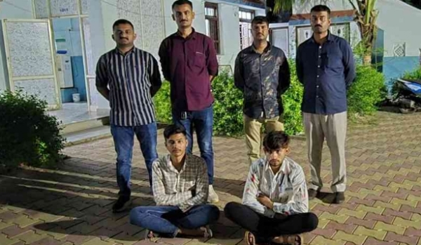 વીડિઓથી છેતરતા બે શખ્સ પકડાયા