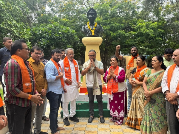 પોરબંદર ભાજપ યુવા મોરચા દ્વાર કારગીલ વિજય દિવસની ઉજવણી કરાઈ.