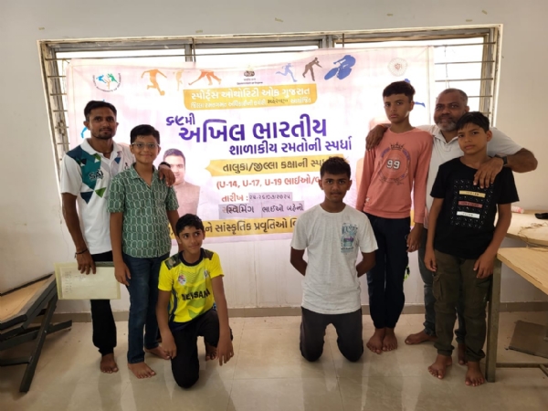 અખિલ ભારતીય શાળાકીય તરણ સ્પર્ધામાં મહેસાણા અટલ સ્પોર્ટ્સ સંકુલના 10 વિદ્યાર્થીઓની ઝળહળતી કામગીરી