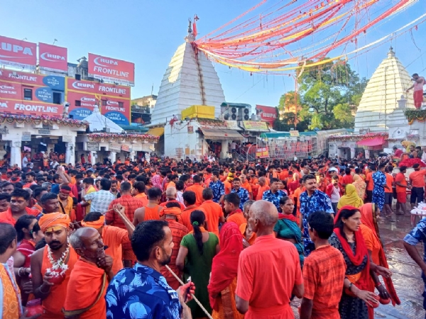 બાબા વૈદ્યનાથ ધામમાં ભક્તોનો પ્રવાહ