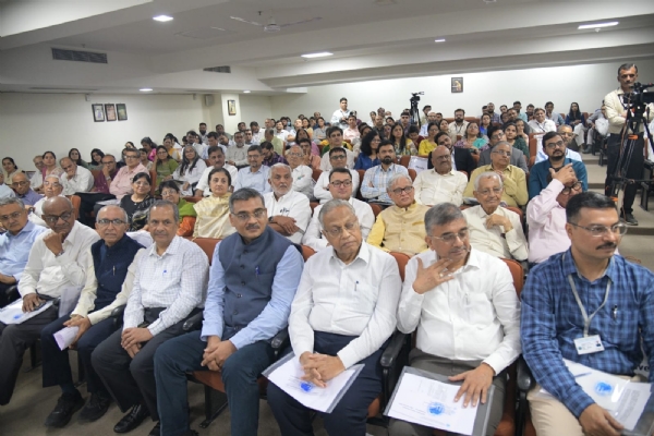 અમદાવાદ ખાતે બેઠક યોજાઈ