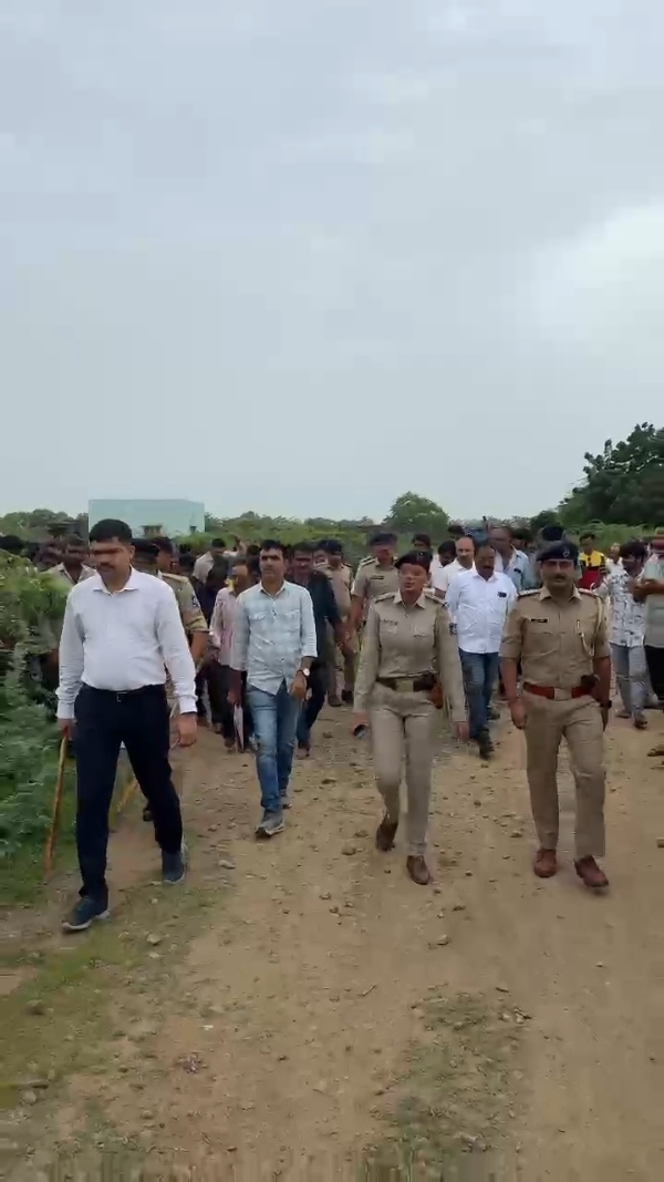 લૂંટના ગુન્હામાં પોલીસે આરોપી પાસે કરાવ્યું રિકન્ટ્રક્શન.