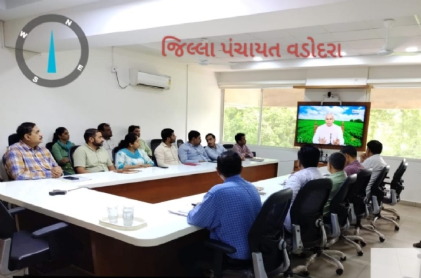 રાજ્યપાલ આચાર્ય દેવવ્રત