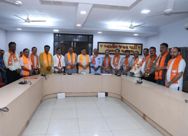 રત્નાકરજીએ ભાવનગર મહાનગરના નવનિર્મિત કાર્યાલયની મુલાકાત લીધી