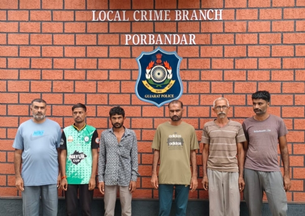 દેવળા ગામે જુગાર રમી રહેલા 6 શખ્સો ઝડપાયા.