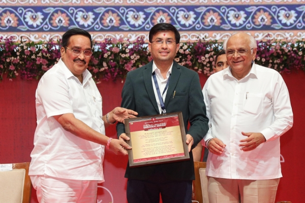 ગાંધીનગર ખાતે અભિવાદન કરવામાં આવ્યું