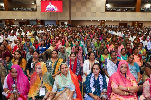 ગાંધીનગર ખાતે અભિવાદન કરવામાં આવ્યું