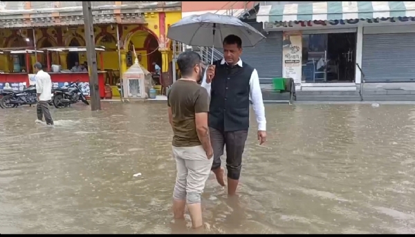 HAVY rain in dwarka